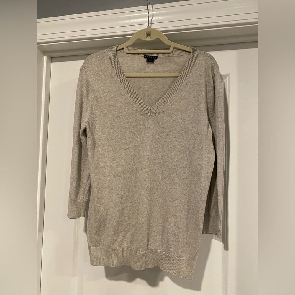 Theory Heather Gray V-Neck 3/4 Sleeve Sweater